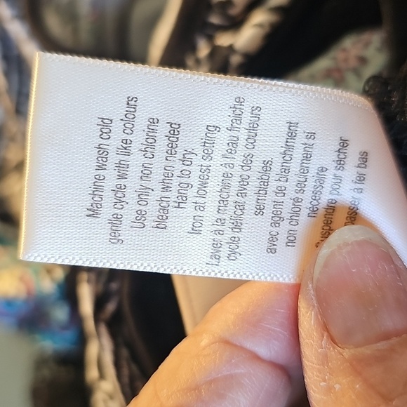 In Bloom Women's Black and Red Paisley Tank Top With Lace Back. Size S/P - Picture 8 of 8